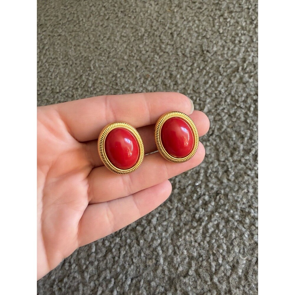 Vintage Signed NAPIER Red Oval Gold Tone Metal Screw Back Earrings